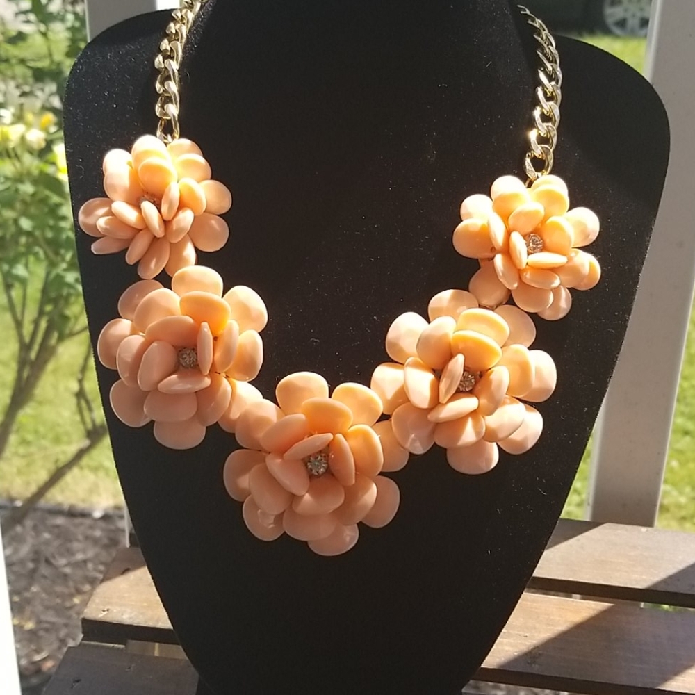 Gold Flower Necklace W/Diamonds
